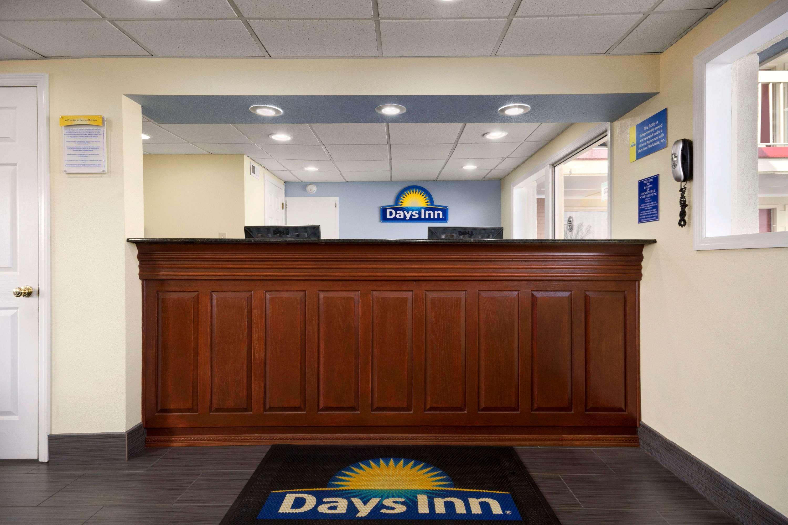 Days Inn By Wyndham Jacksonville Nc Exterior foto