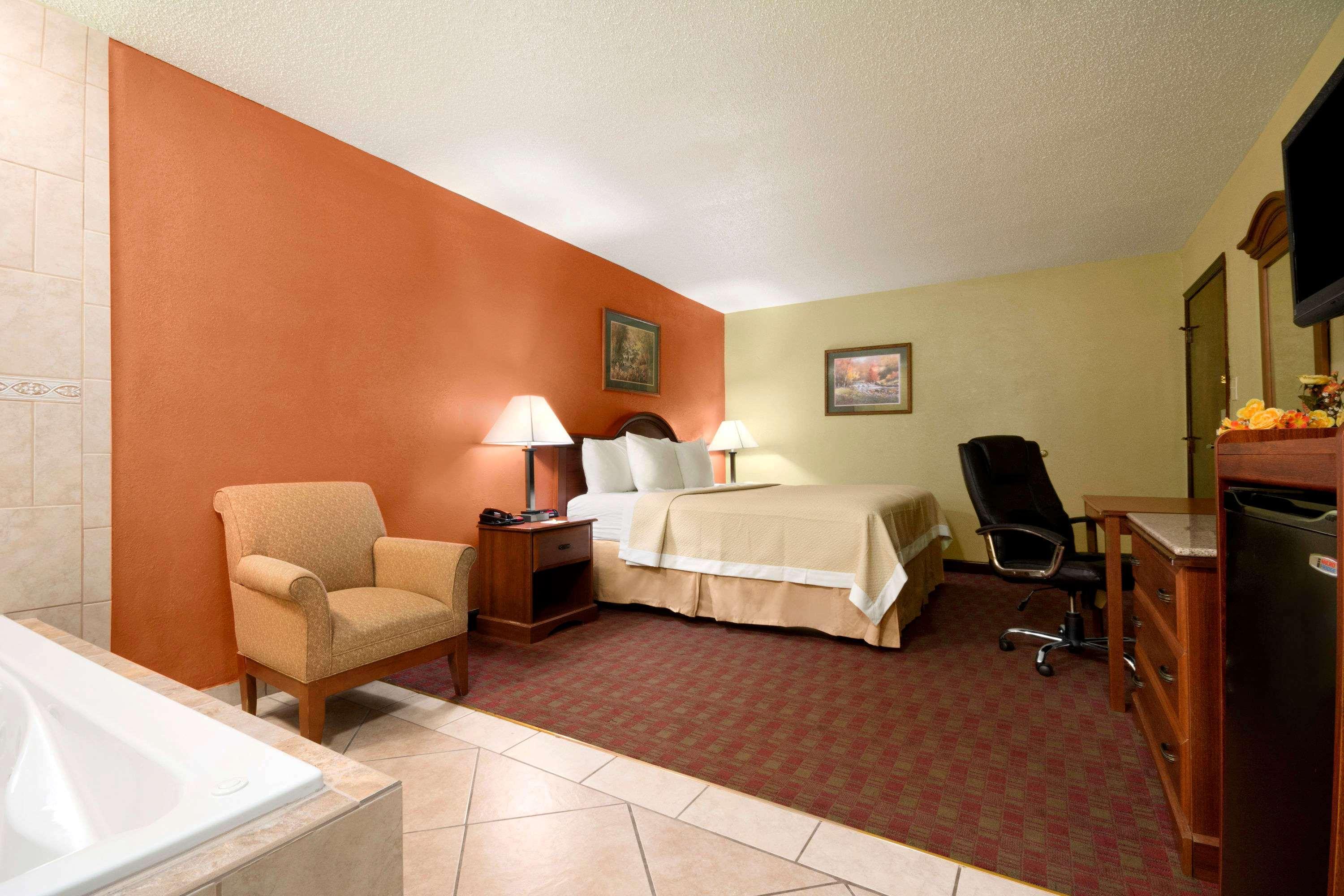 Days Inn By Wyndham Jacksonville Nc Exterior foto