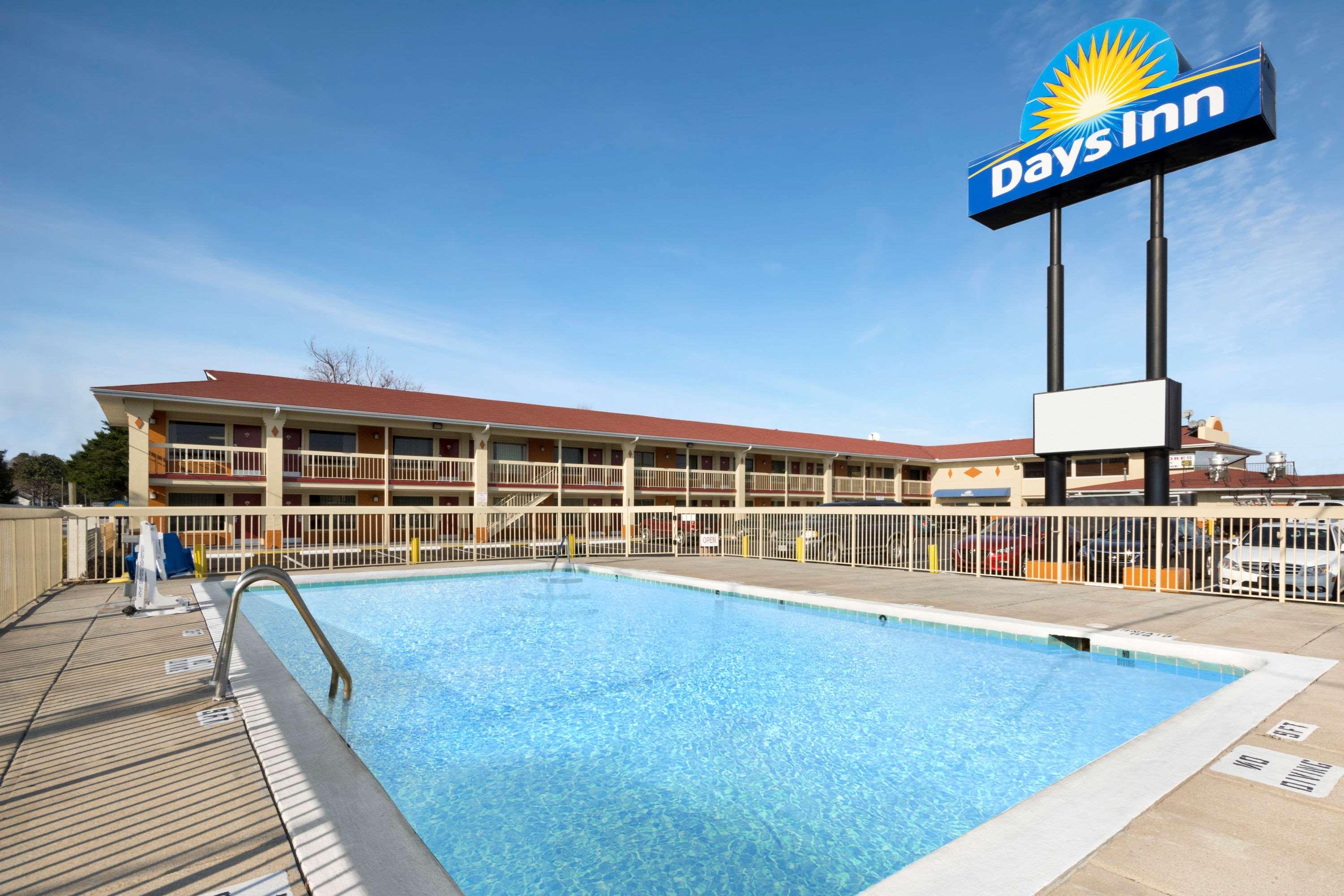 Days Inn By Wyndham Jacksonville Nc Exterior foto