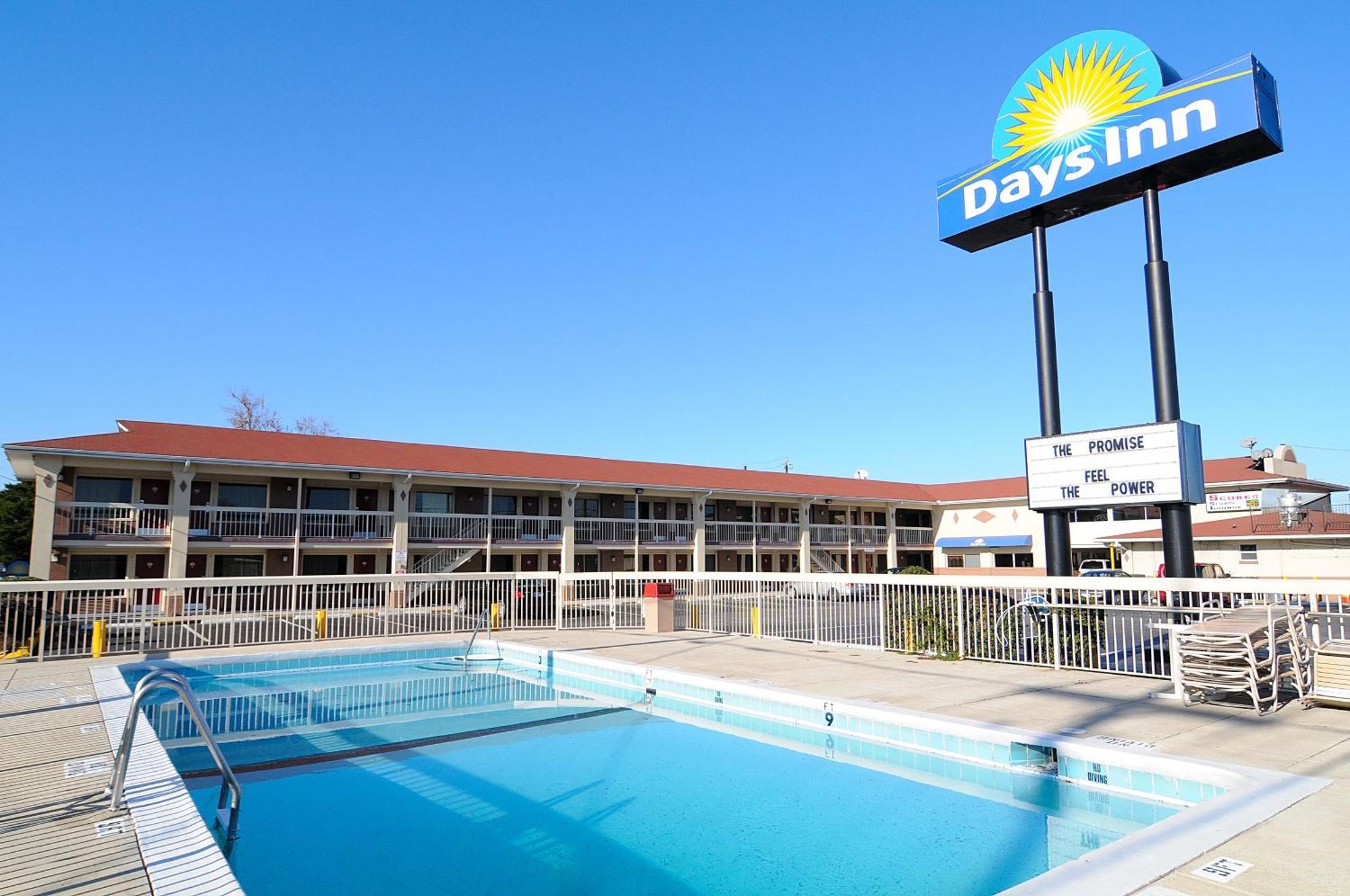Days Inn By Wyndham Jacksonville Nc Exterior foto
