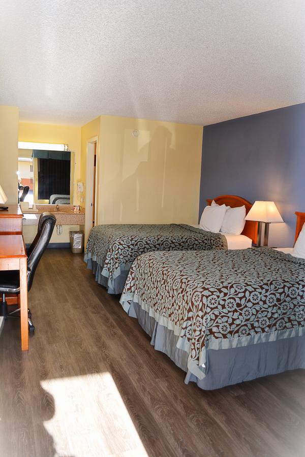 Days Inn By Wyndham Jacksonville Nc Exterior foto