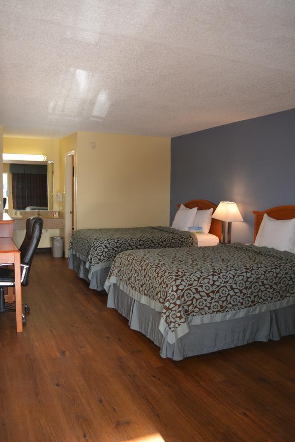 Days Inn By Wyndham Jacksonville Nc Exterior foto