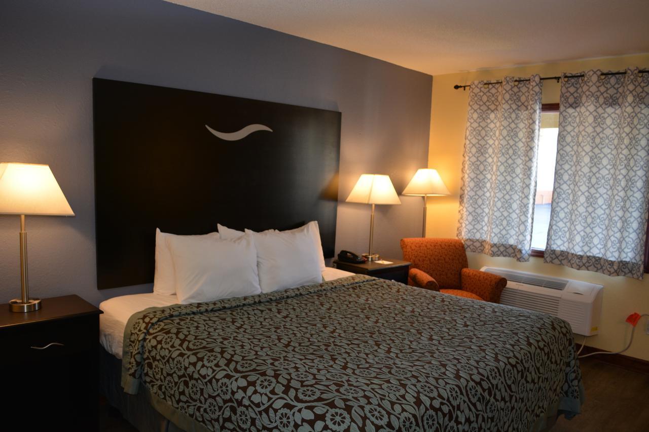 Days Inn By Wyndham Jacksonville Nc Exterior foto