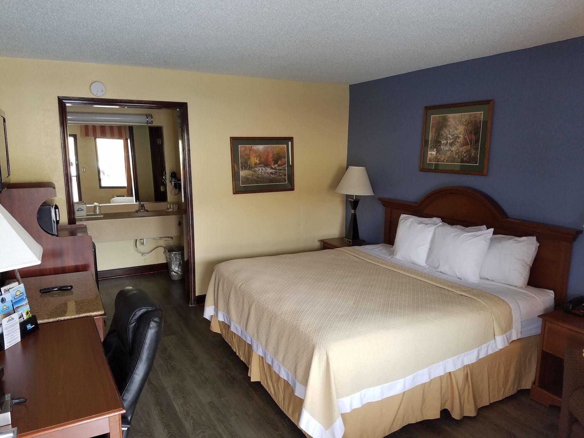 Days Inn By Wyndham Jacksonville Nc Exterior foto