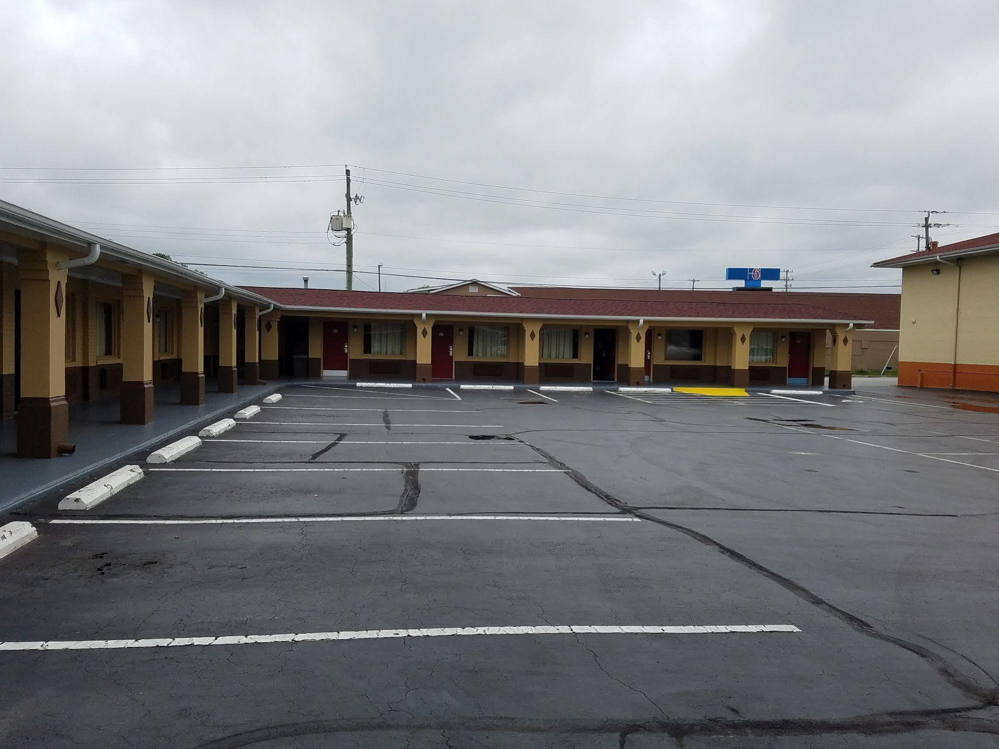 Days Inn By Wyndham Jacksonville Nc Exterior foto