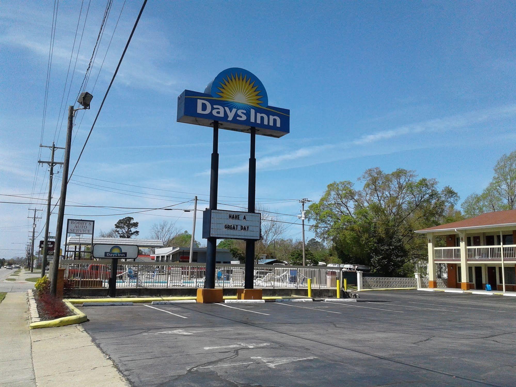 Days Inn By Wyndham Jacksonville Nc Exterior foto
